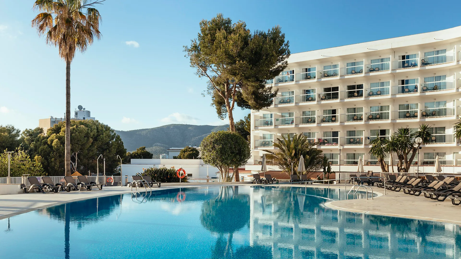 Ilunion Palmanova Mallorca 4*,